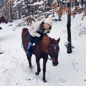 Meet your Posher, Katelyn